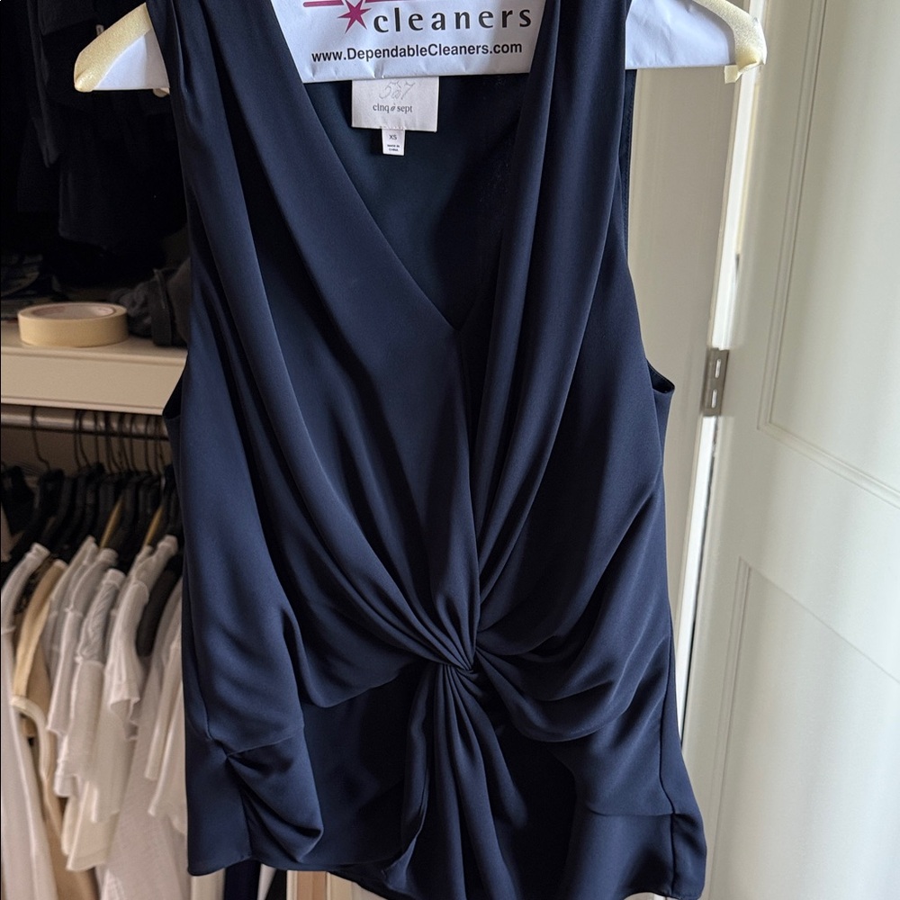 Cinq à Sept Black Top